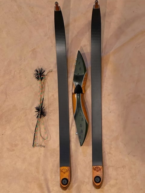BWANA BOWS Askari Pro Recurve, RH, 41# @ 28", 62" AMO