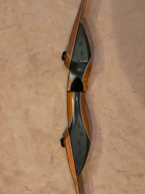 BWANA BOWS Askari Pro Recurve, RH, 41# @ 28", 62" AMO