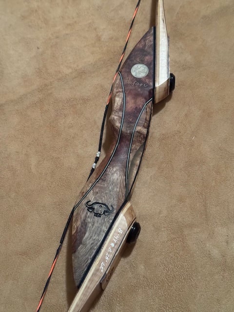 BWANA BOWS Safari Longbow, RH, 47# @ 28", 62" AMO