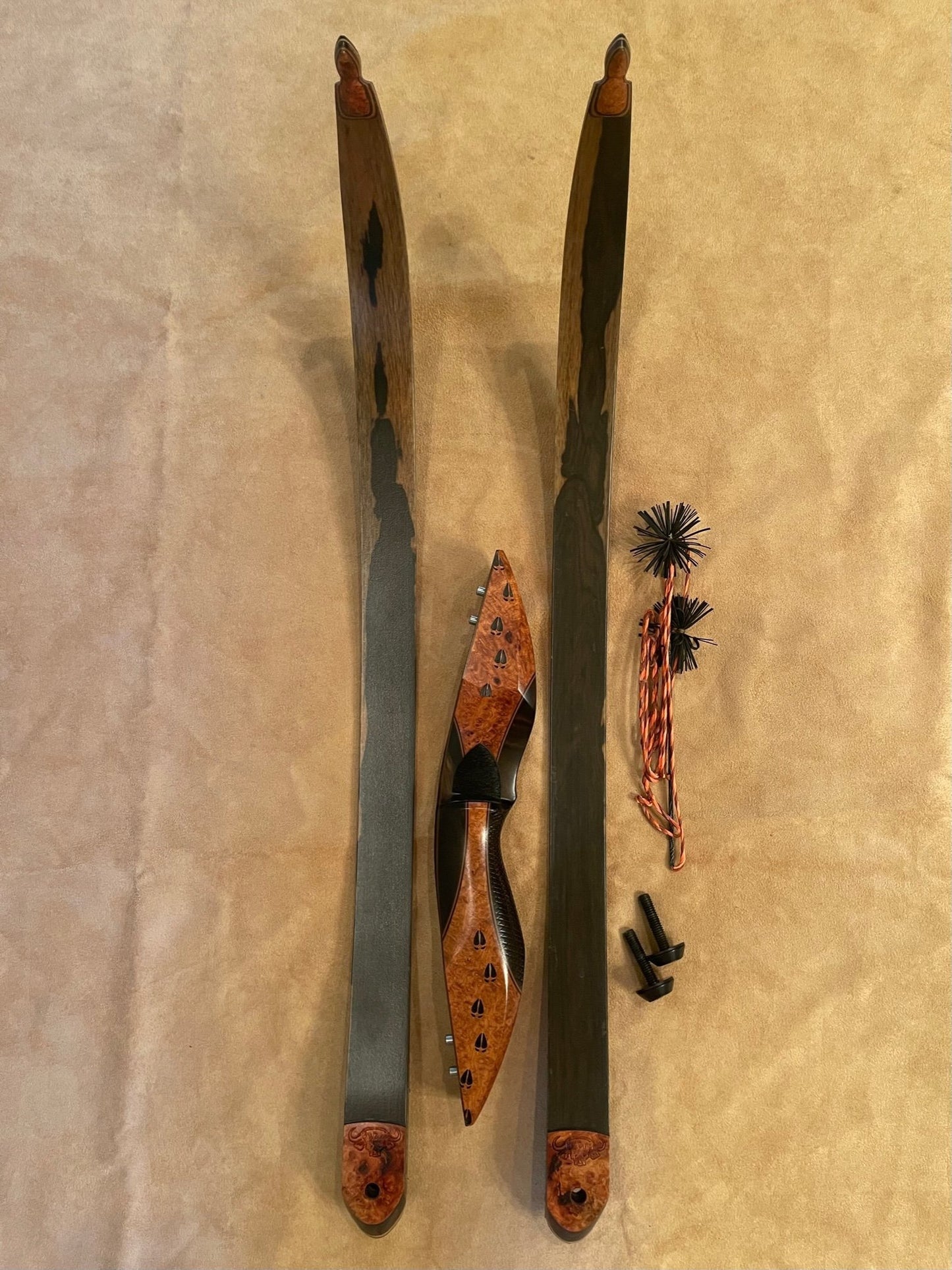 BWANA BOWS Safari Recurve, RH, 53# @ 28", 62" AMO